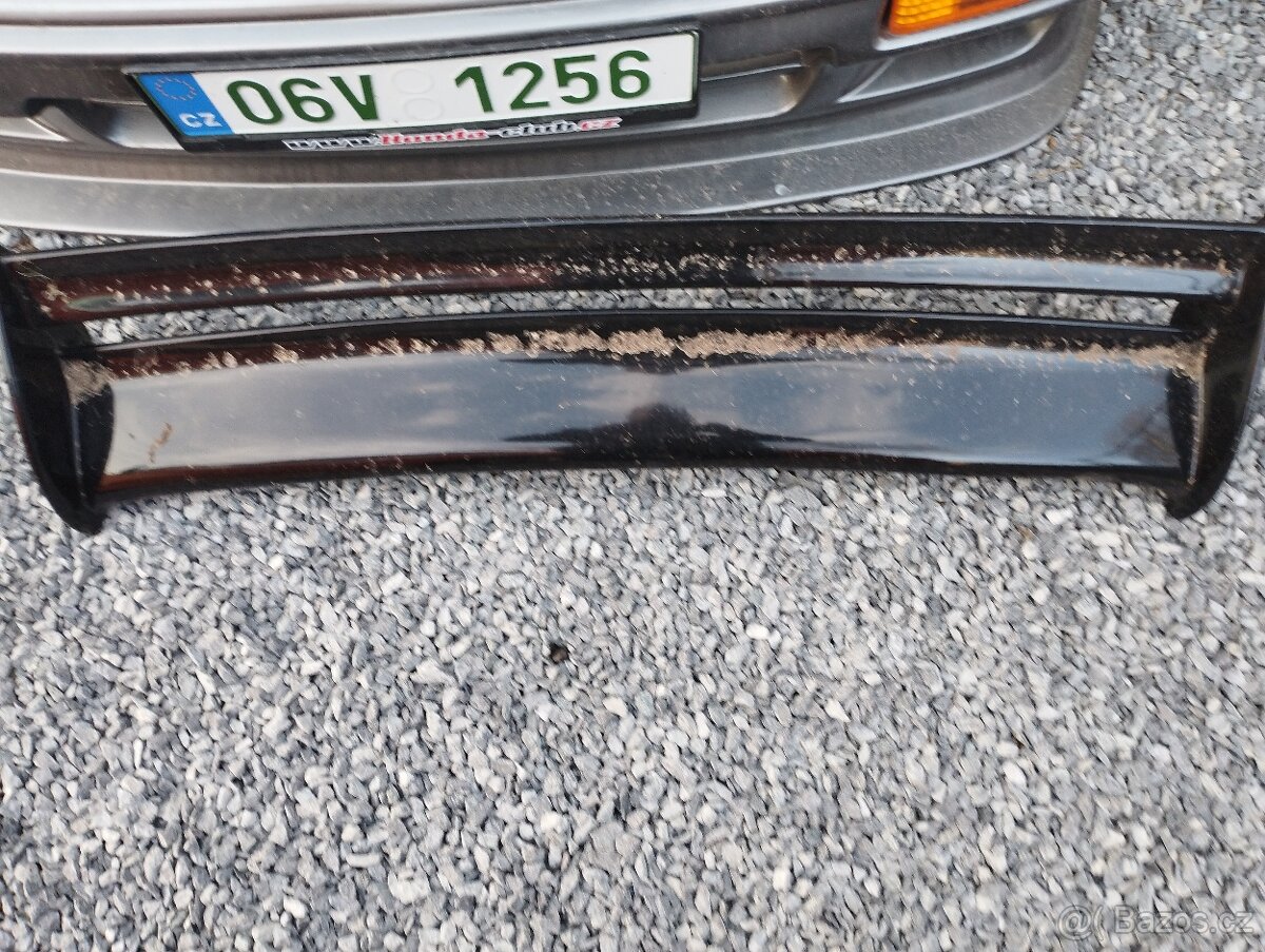Uni spoiler křídlo
