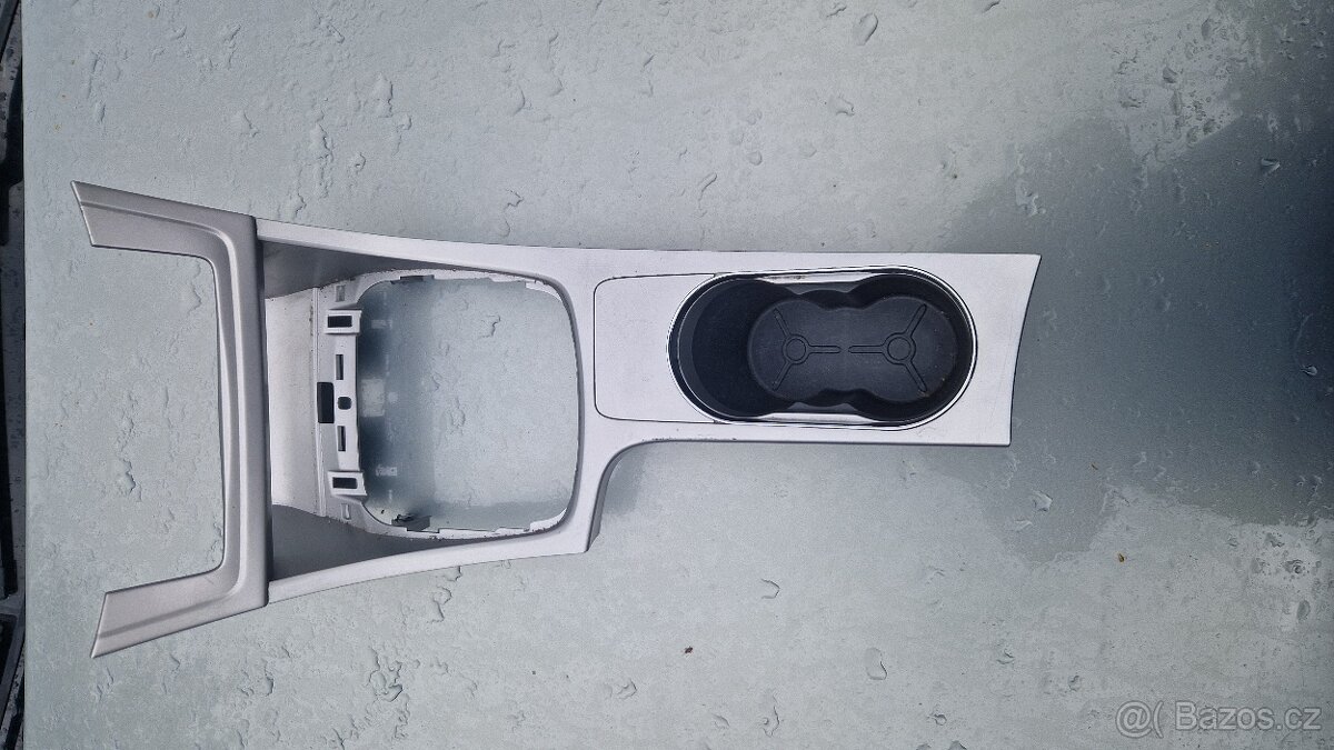 Rámeček středového panelu Mondeo mk4