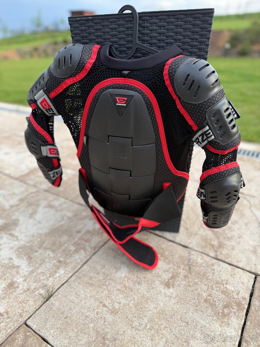 Nový dětský chránič těla Emerze
