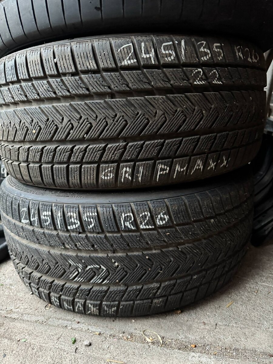 245/35 r20 GripMax.