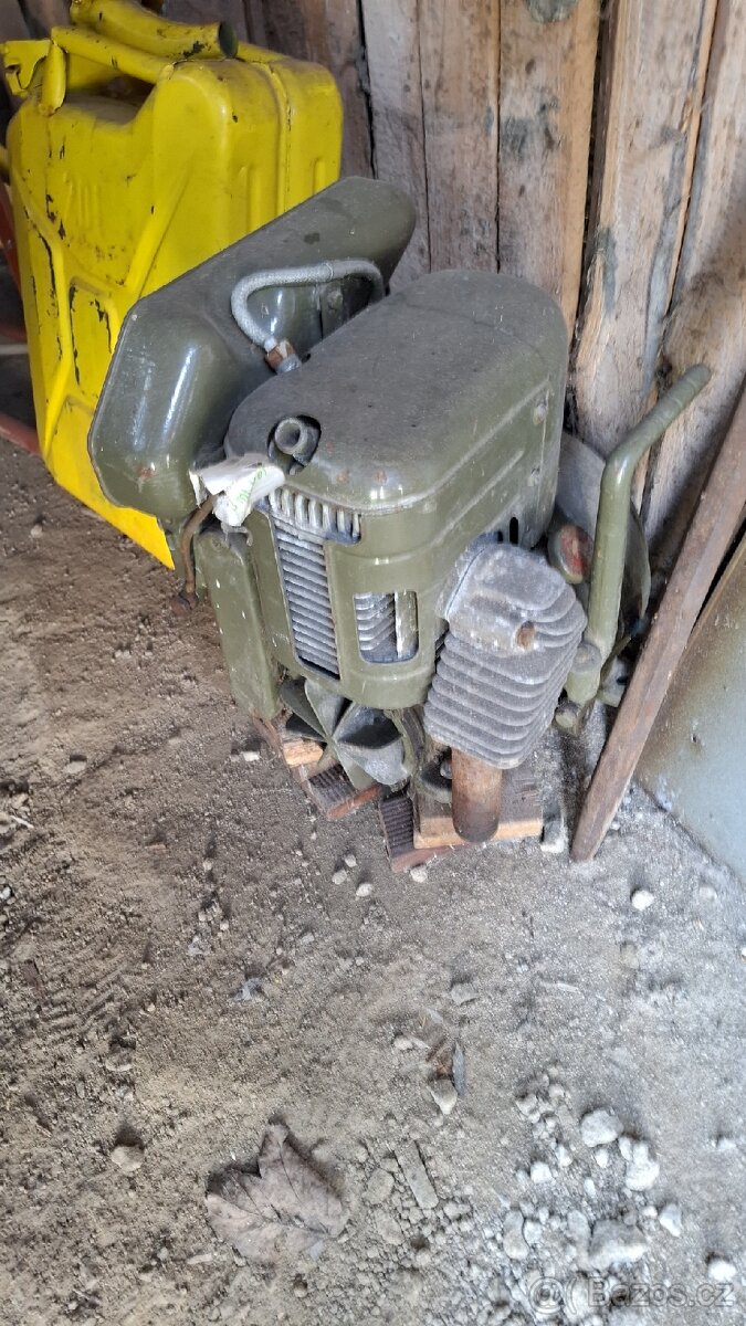 Benzinovi motor do 1 kw centaly (ulozenka)