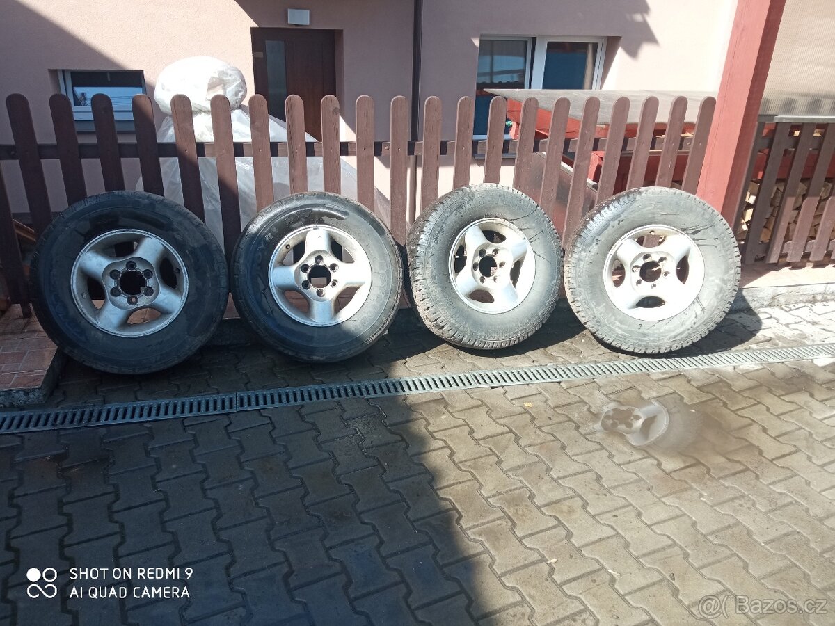 Prodám kola na Nissan Navara D22