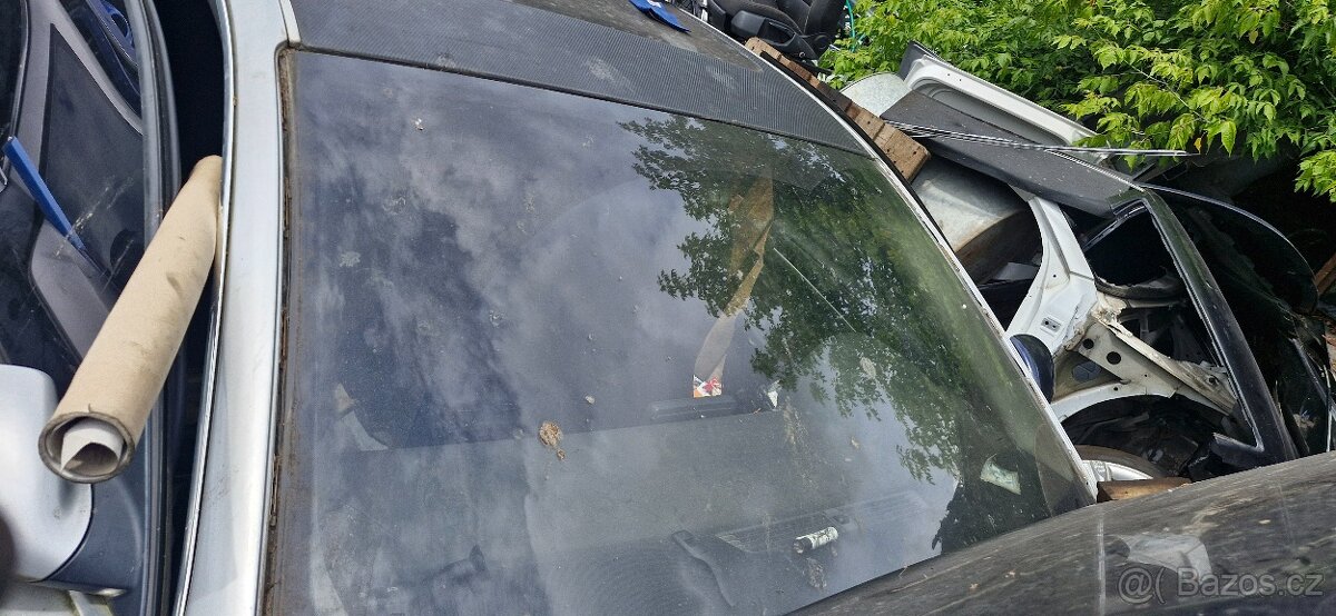 Predni zadni okno sklo audi A8 4E D3