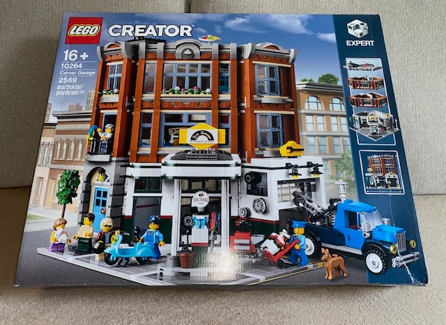 LEGO CREATOR EXPERT - 10264 - Rohová garáž