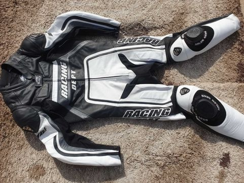 Moto kombineza Arlen Ness 52 L