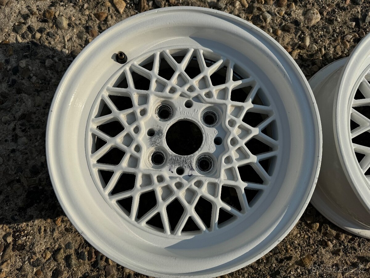 Koupím 1-2 kusy ALU originál BMW R13