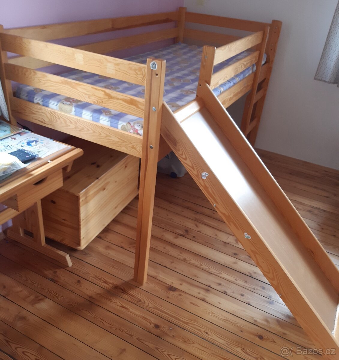 Prodám dětskou postel se skluzavkou vč. ma