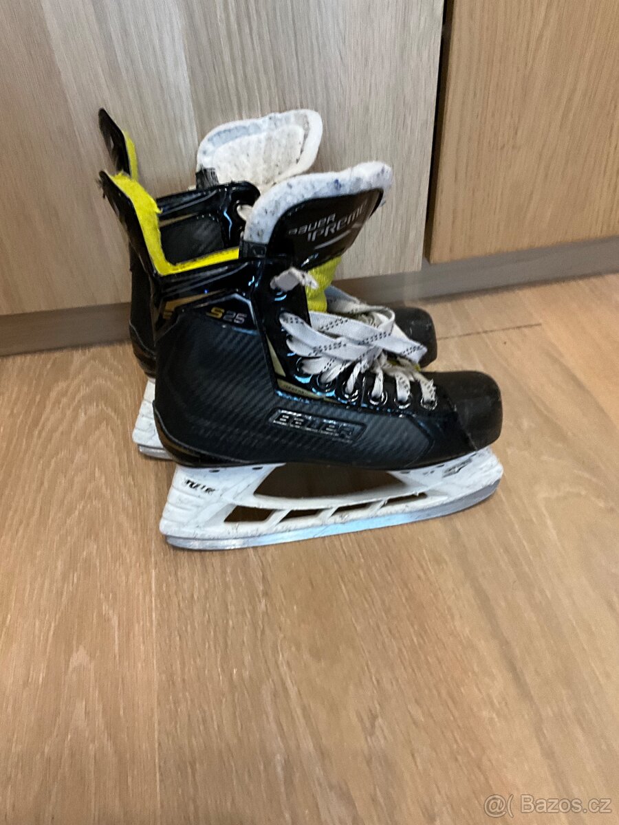 Hokejové brusle Bauer supreme S25 eur35