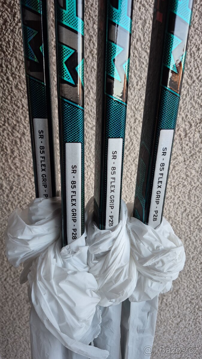 Nové hokejky Bauer a CCM