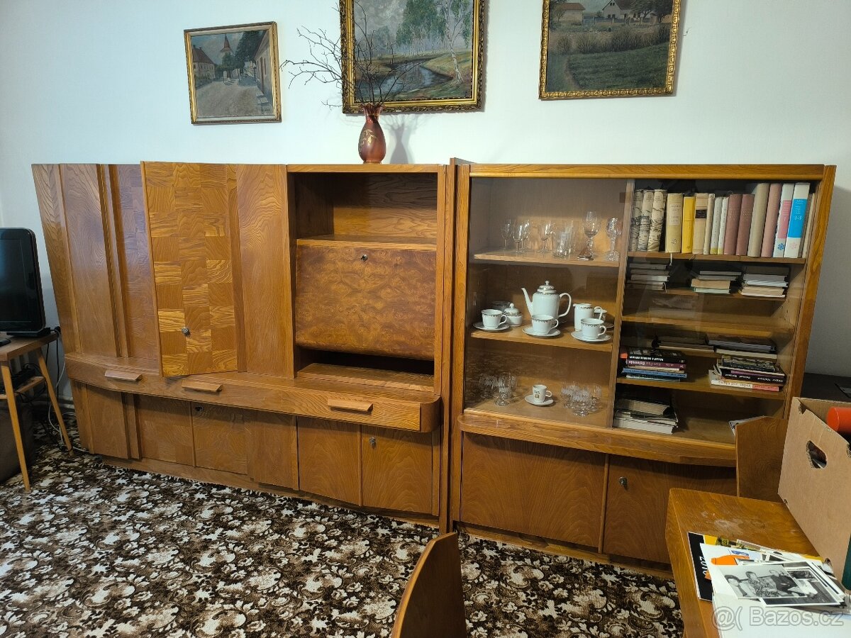 obývací stěna, židle, peřiňák, rozskládací stůl, bar