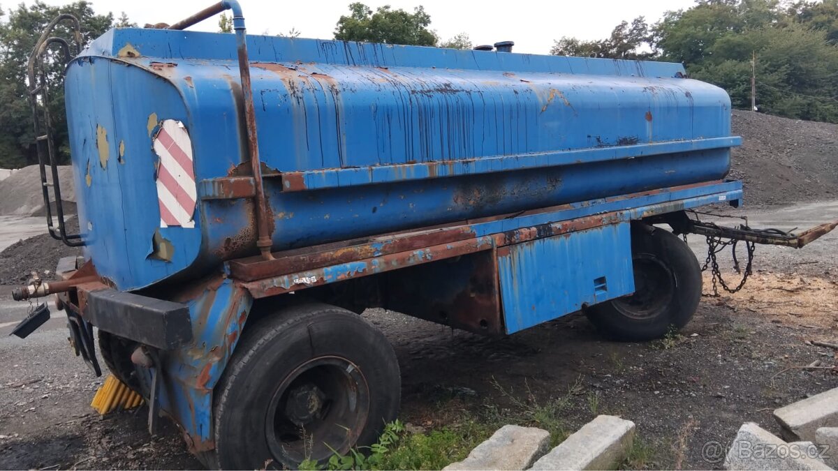 Přívěs cisternový CP 11 s čerpadlem