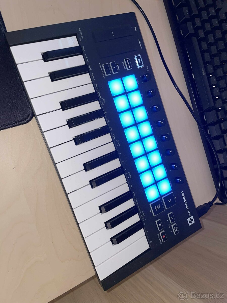 Novation LaunchKey mini
