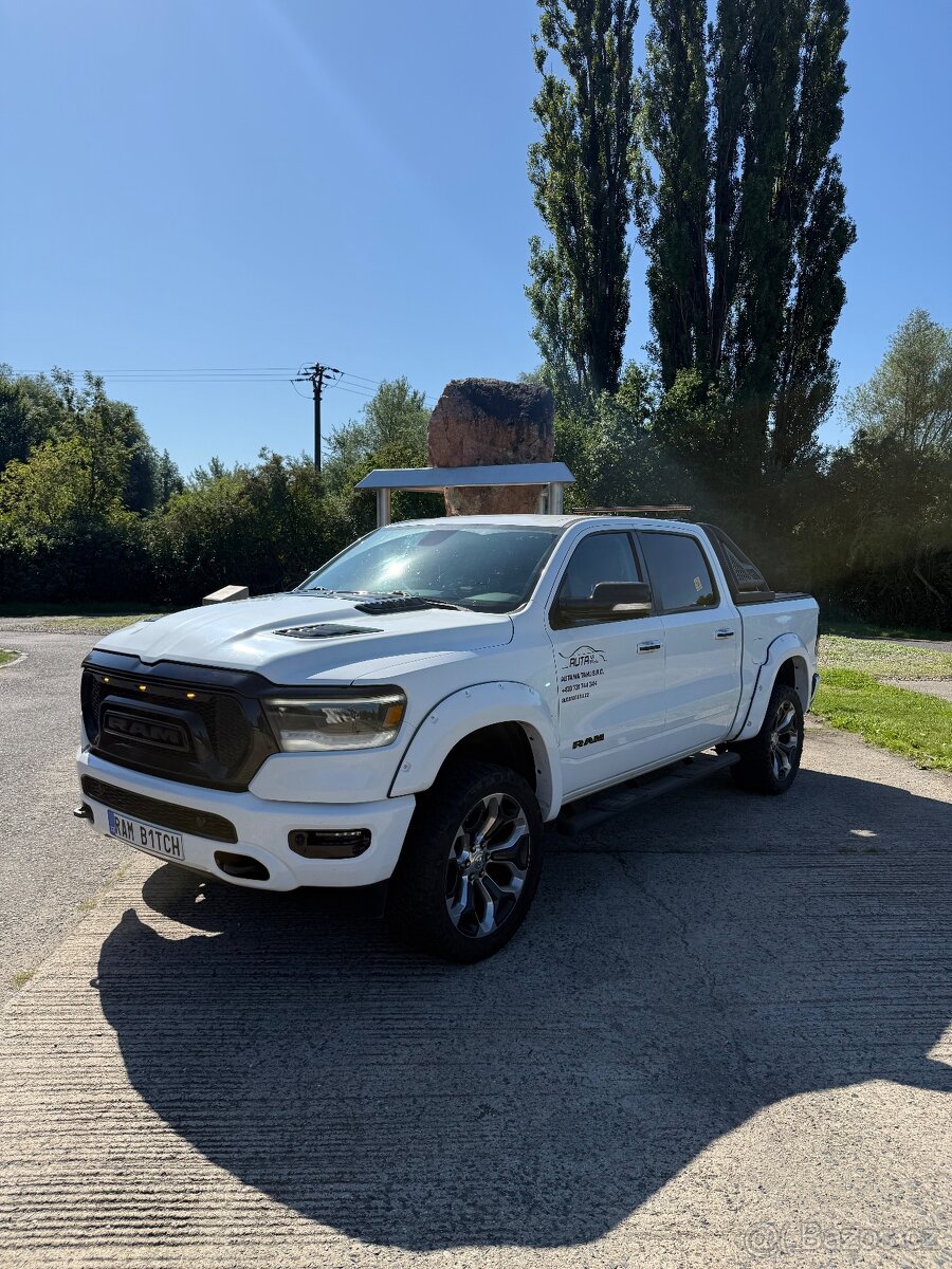 Dodge RAM 1500 5.7 HEMI