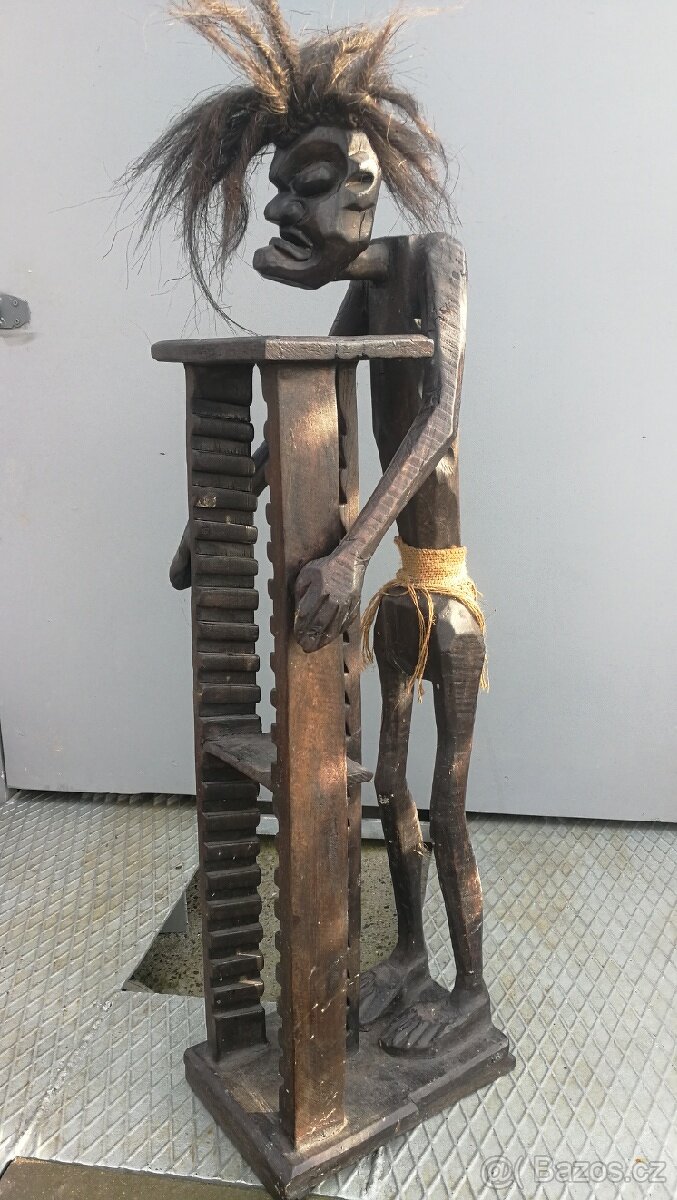 Stojan na CD Domorodec