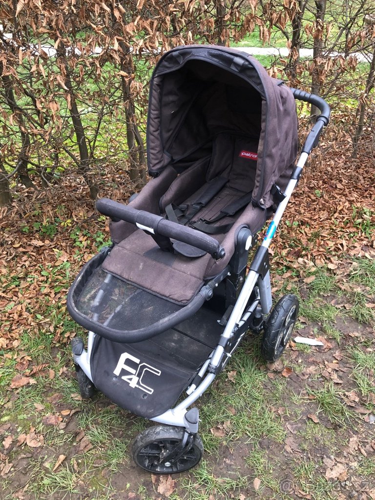 Kočárek trojkombinace + podložka isofix