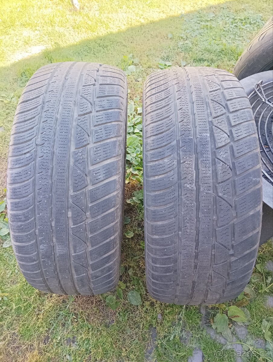 Zimní pneu 235/55/R17 103W