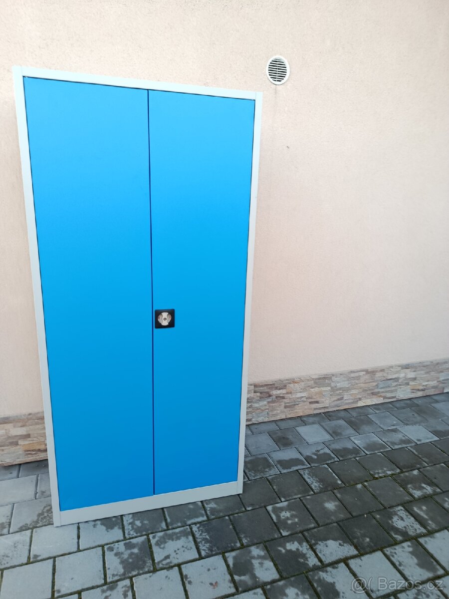 Plechová skříň 92 cm