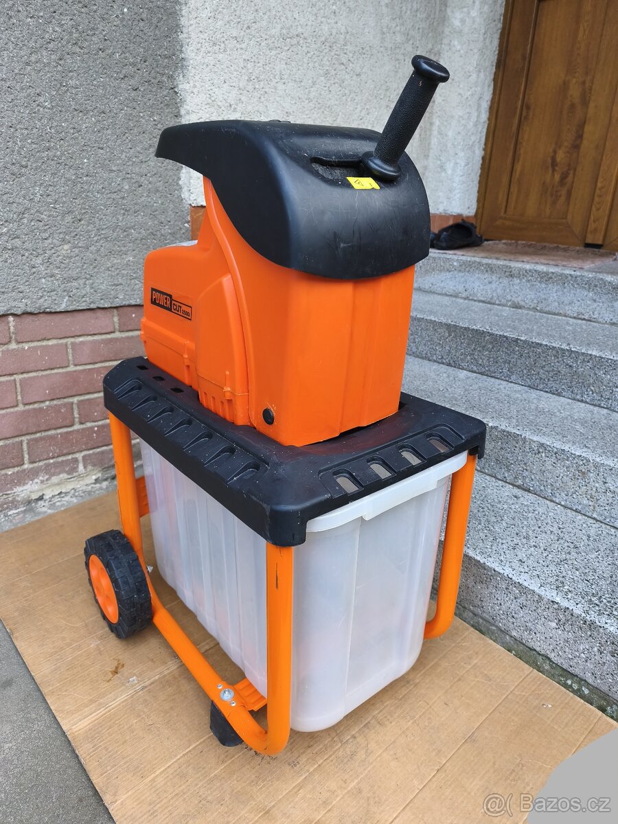 Prodám elektrický Zahradní drtič Powercut 2500...