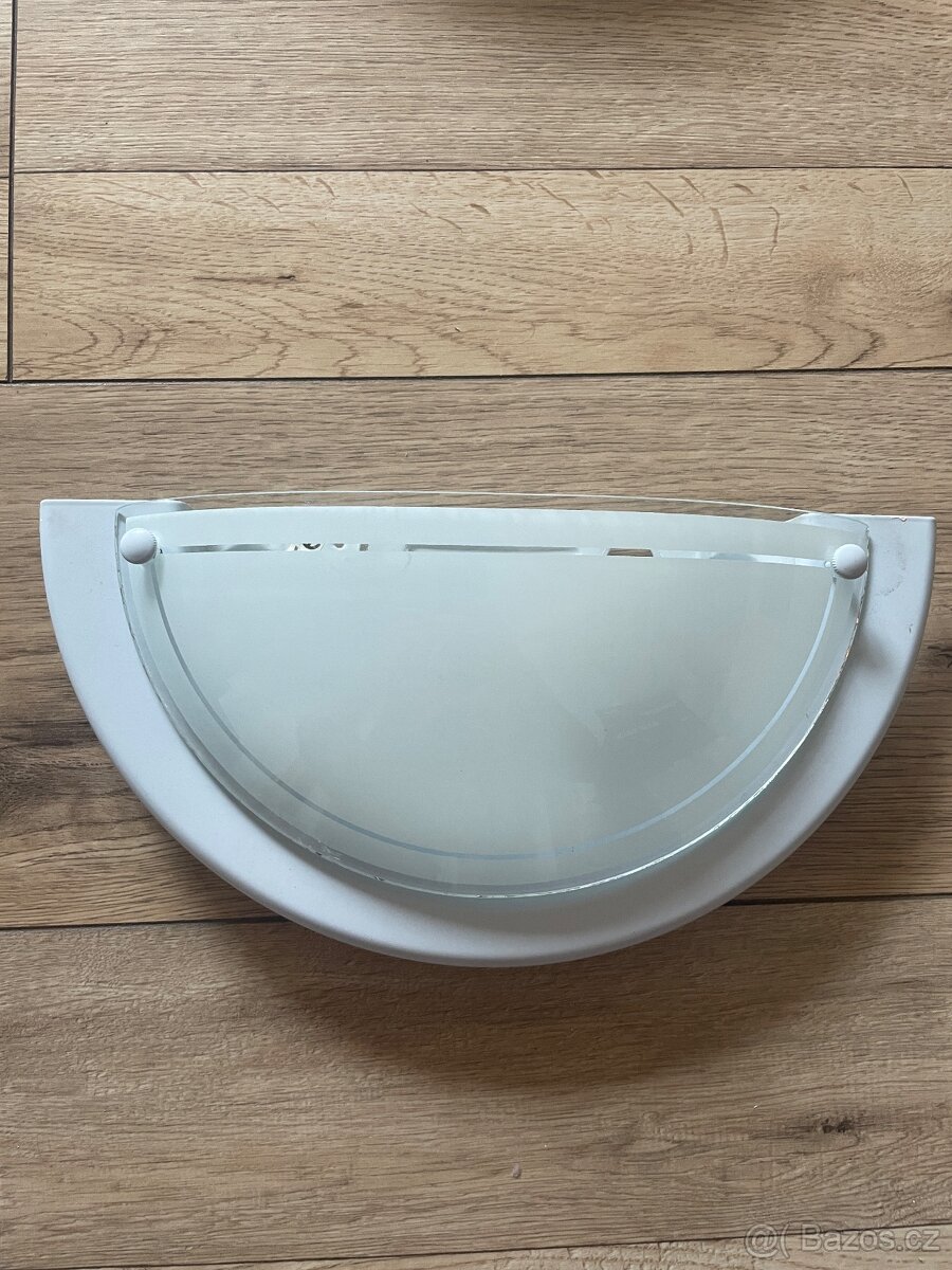 Nástěnné světlo bílé