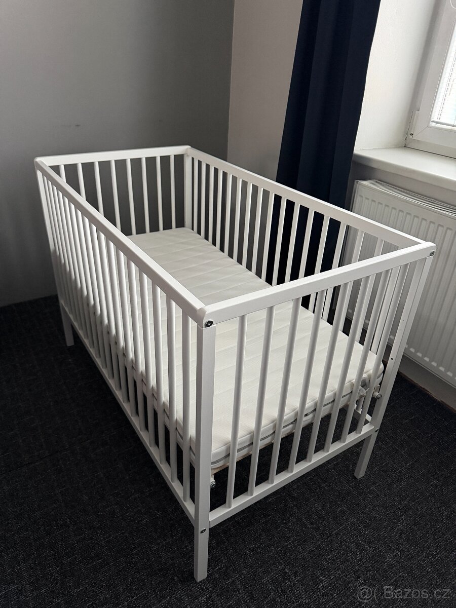 Dětská postýlka Glera s vyjímatelnými příčkami - buk