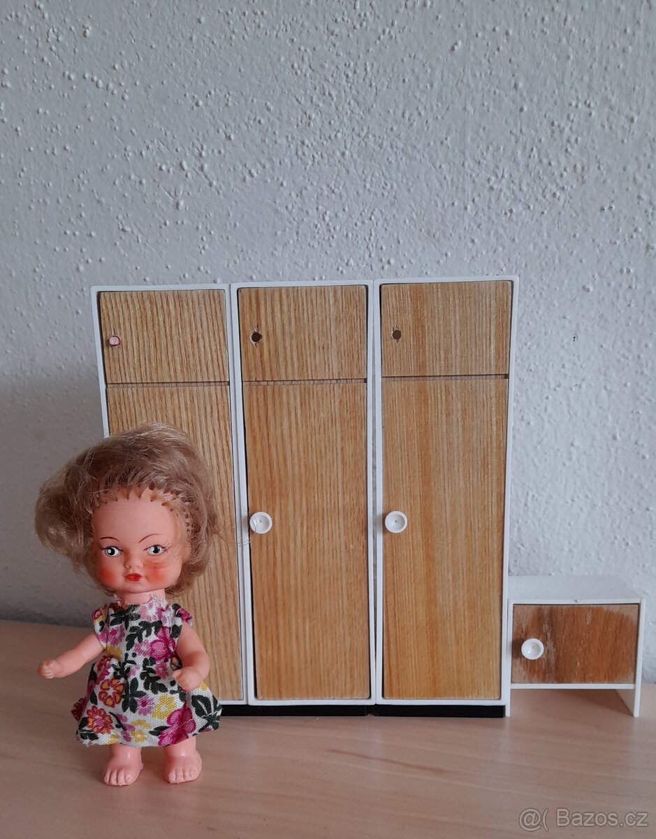 Retro nábytek pro panenky