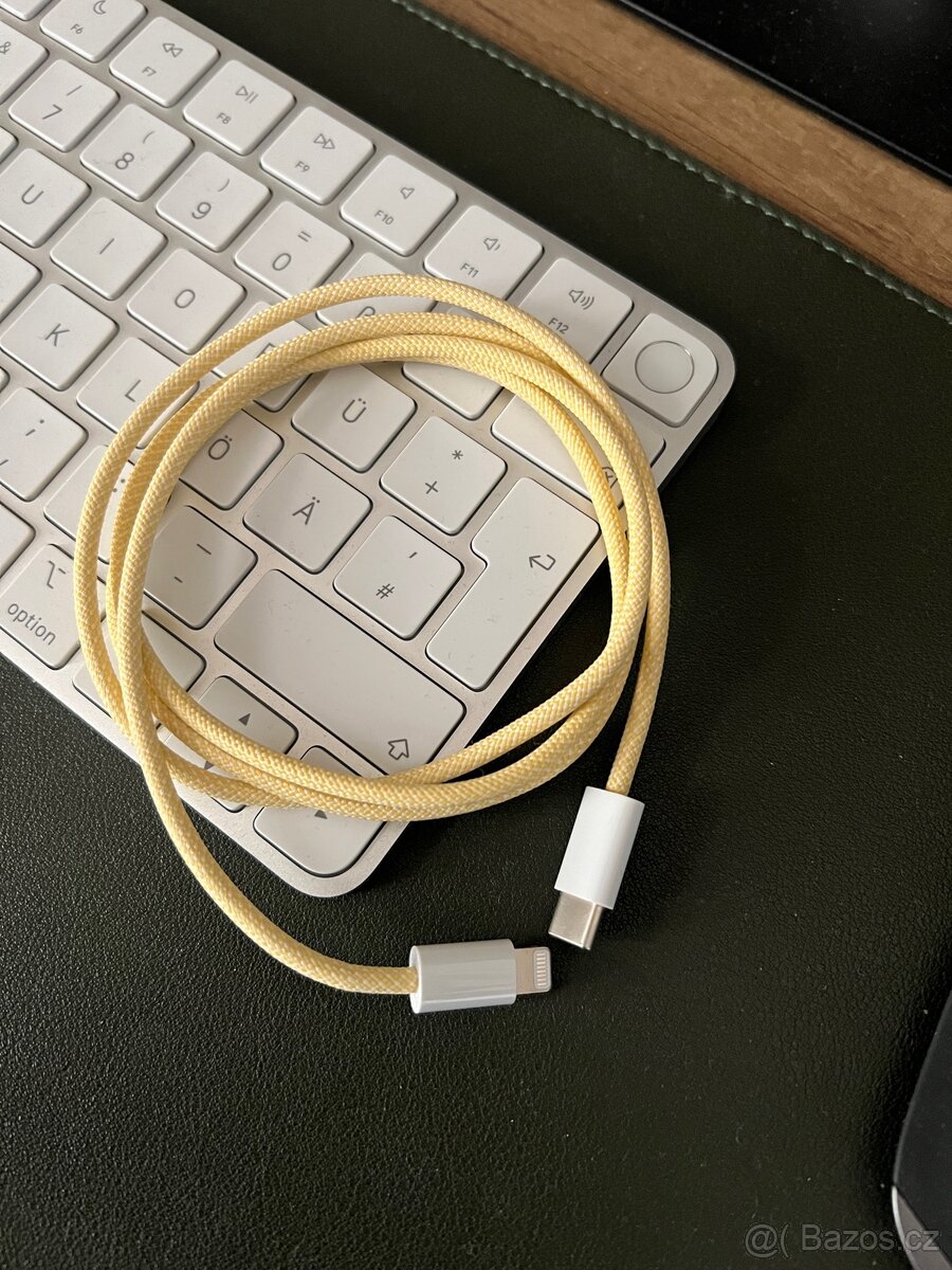 Apple USB-C / Lightning - žlutý