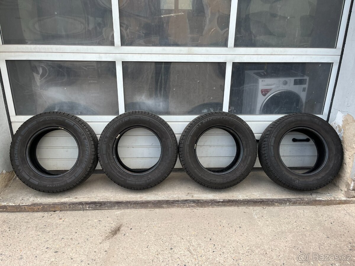 Michelin Agilis 235/65 R16C 115/113 R letní pneu