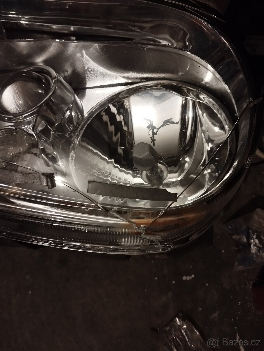 Svetla predni golf 4