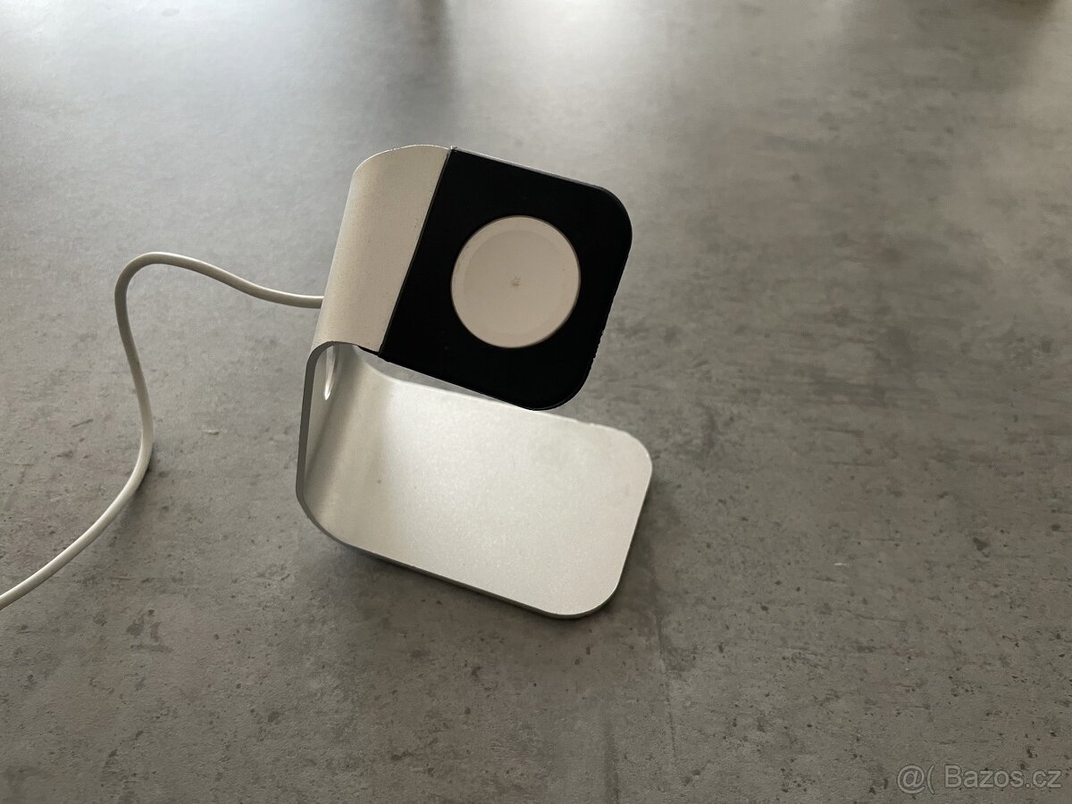 Stojánek Apple Watch