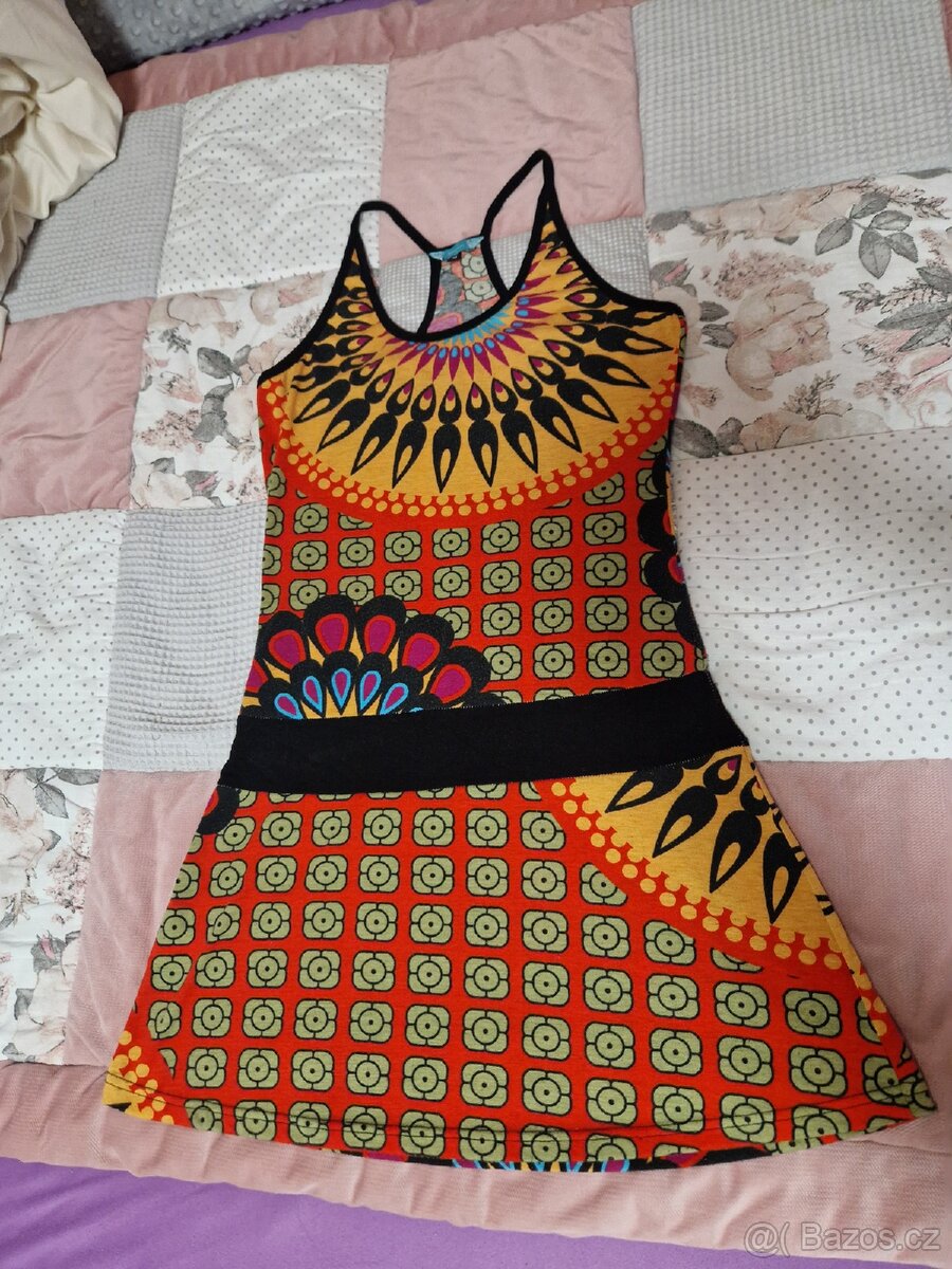 Úžasné letní šaty typu Desigual