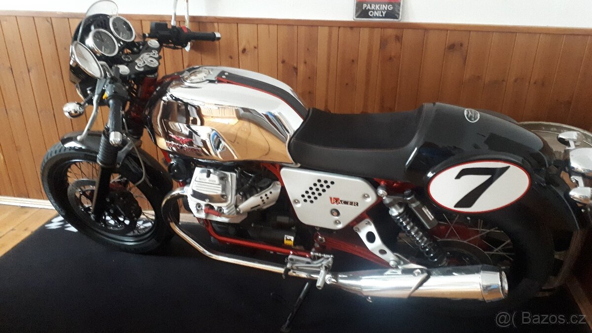 Moto Guzzi V7 cafe racer