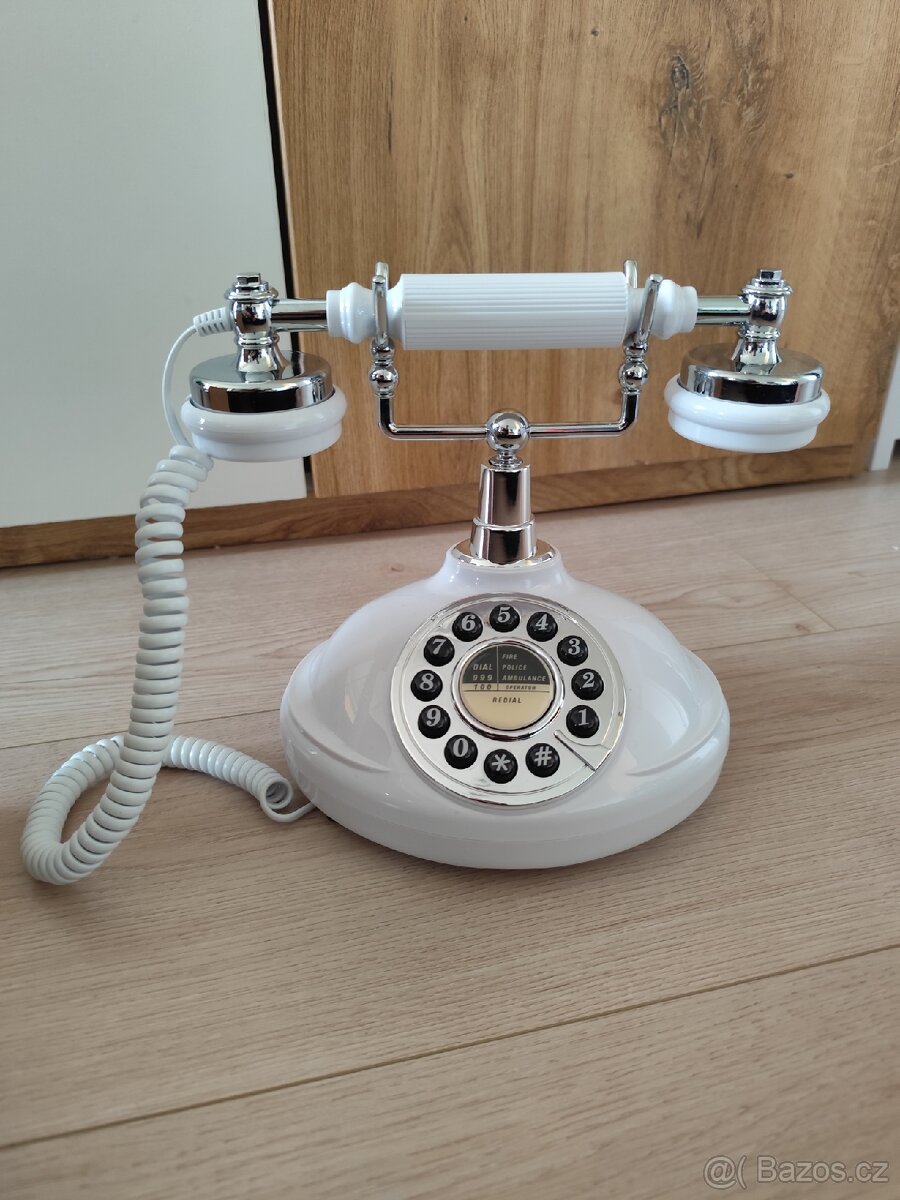 Retro telefon bílý