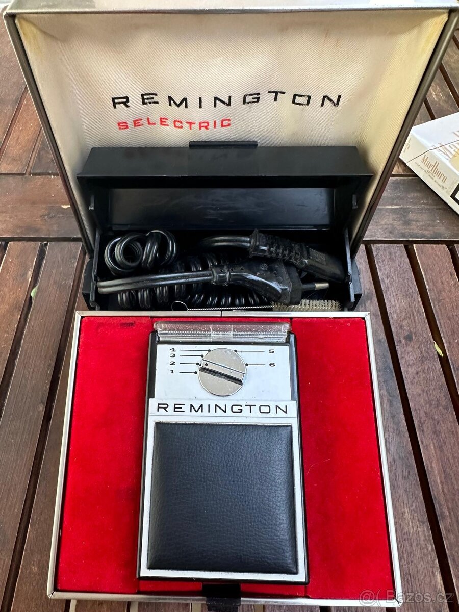 STARÝ HOLÍCÍ STROJEK REMINGTON