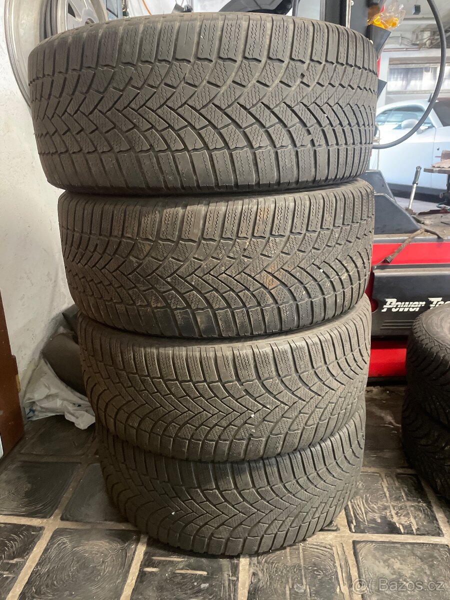 Zimní pneu 235/45 r18
