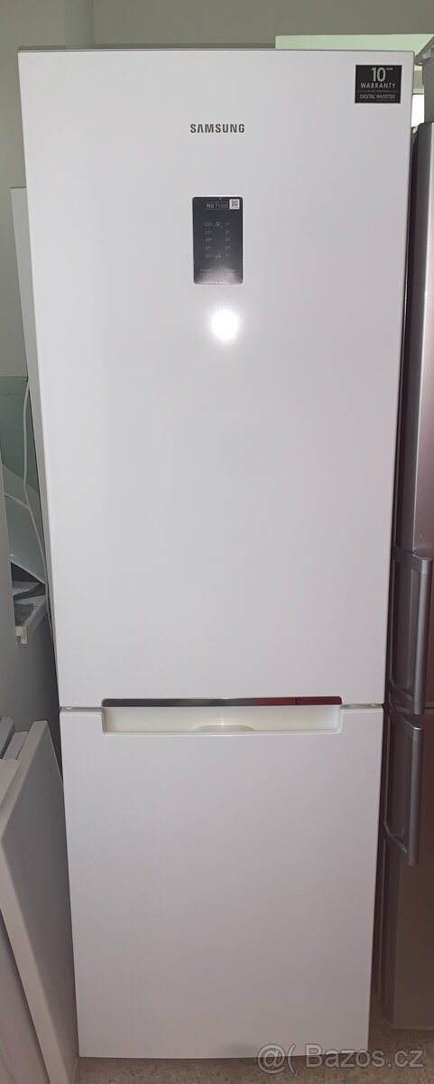 Lednice Samsung RB33J3215WW