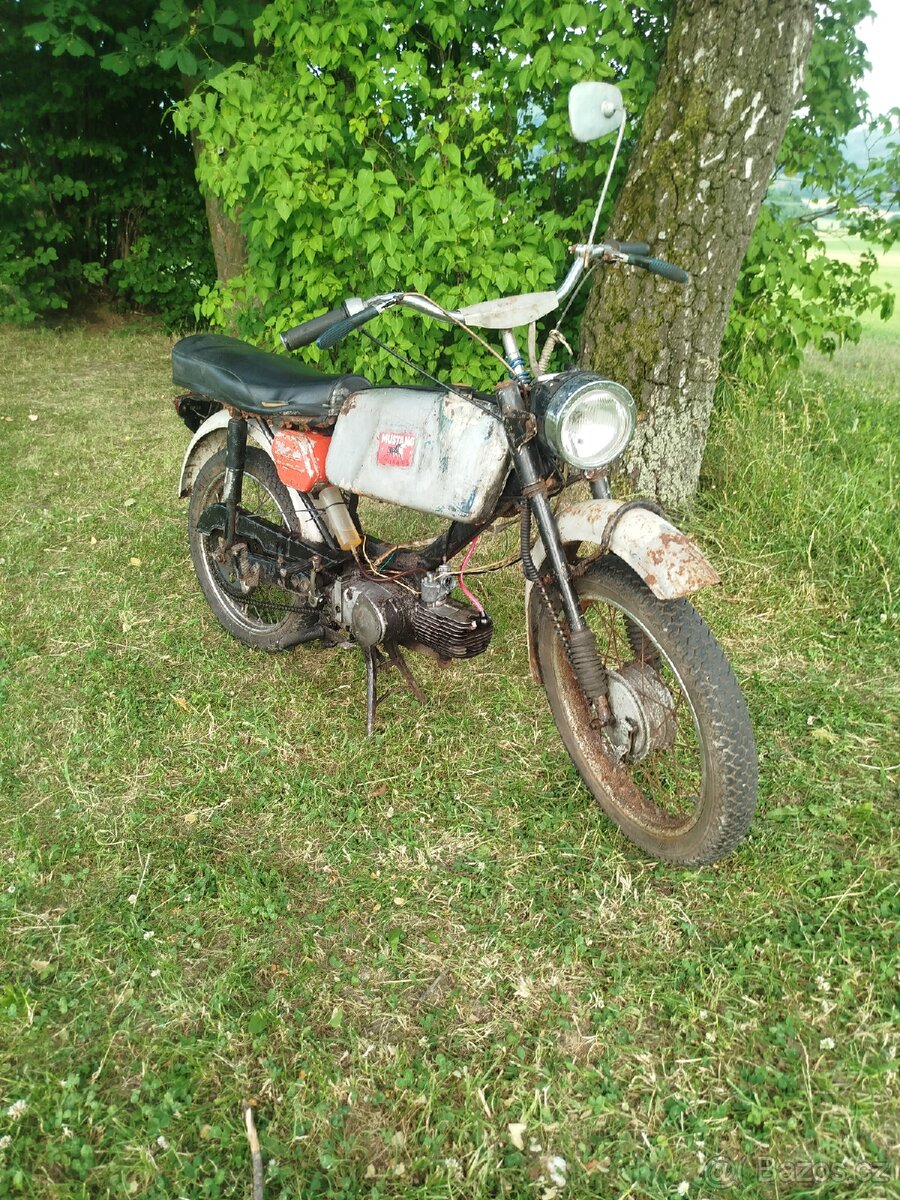 Koupím nádrž mustang
