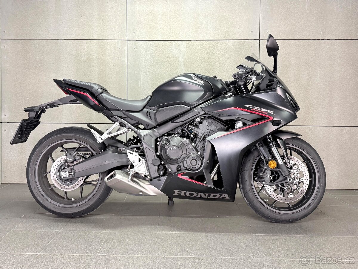 Honda CBR 650 R ABS 2025 - ČR / 1. MAJ / JEN 3284 KM / TOP