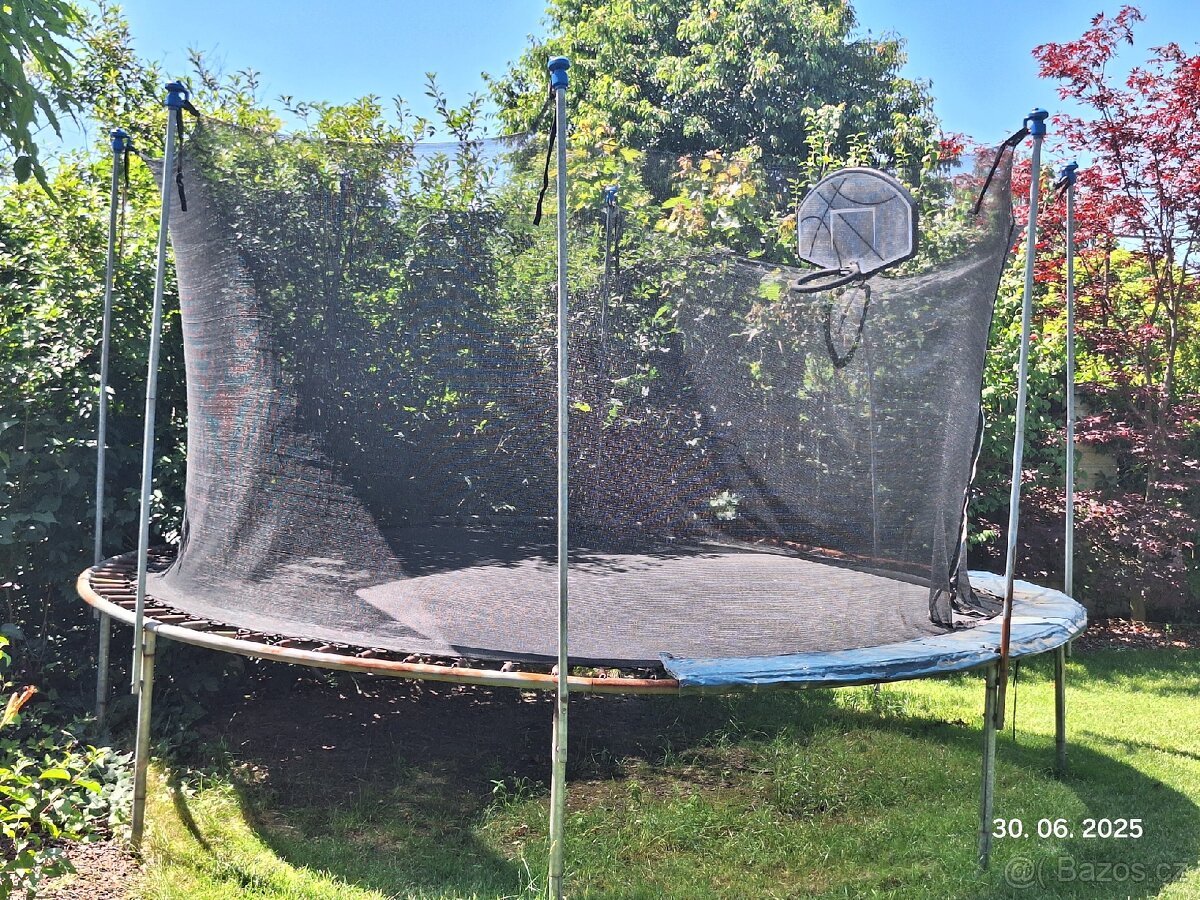 Trampolina 400cm + koš + trampolínová koloběžka INDO 570