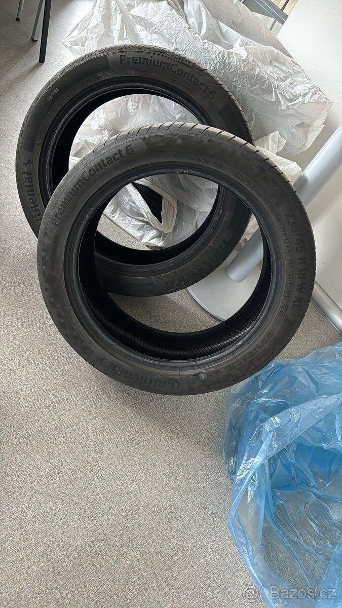 Prodám 2x LETNÍ pneu Continental 235/45 R18 WXL