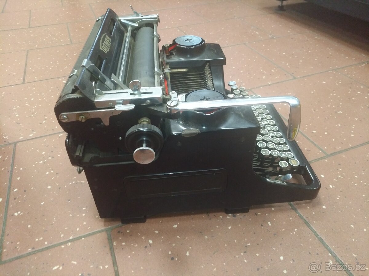 Prodám starožitny psací stroj