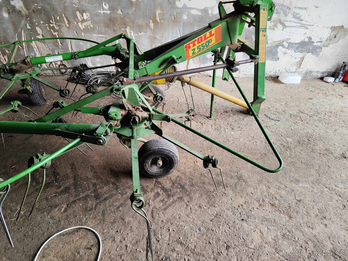 obraceč sena stoll z 550 d v suprovnim stavu