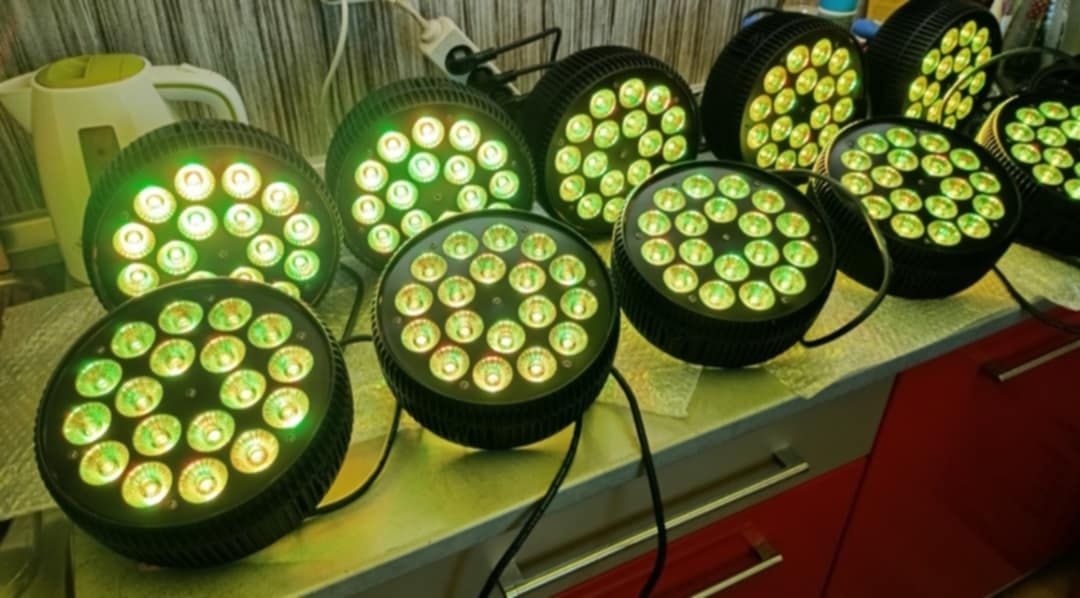 Nové ALU Led Par 18x12 Wat RGBW