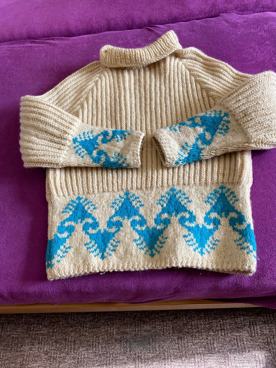 Zimní svetr ovčí vlna