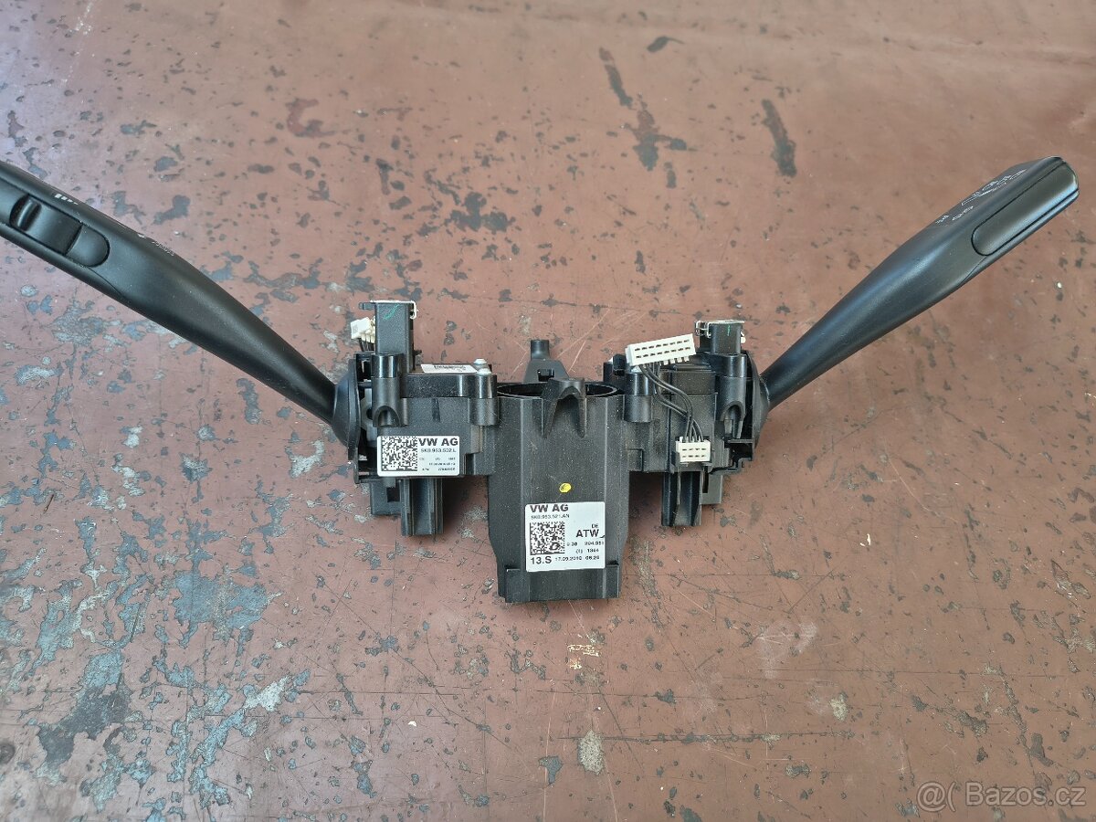 Podvolantové páčky.