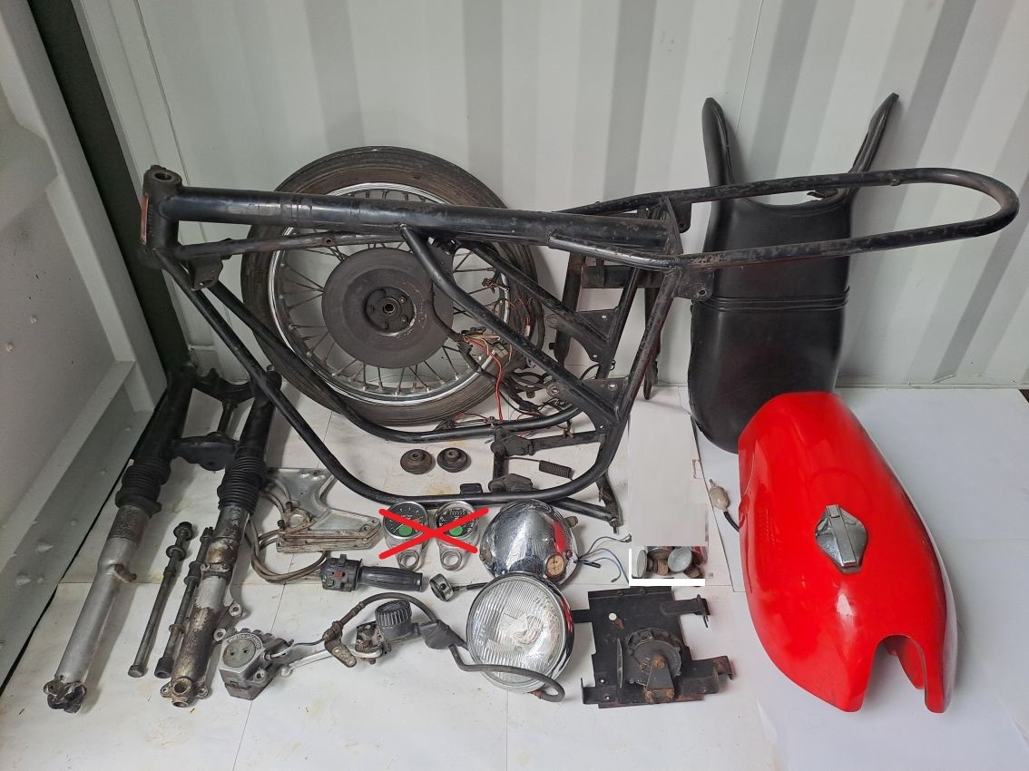 Norton Commando 750 Fastback díly