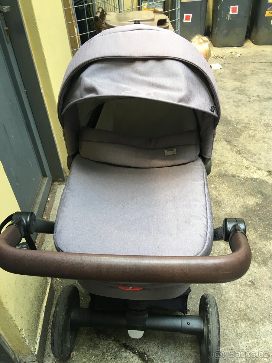 kočárek zn.Inglesina a autosedačkai Cybex
