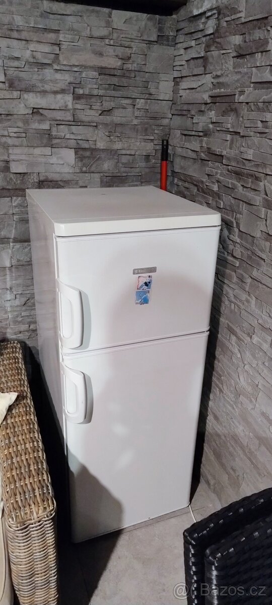 Lednice Elektrolux s mrazákem