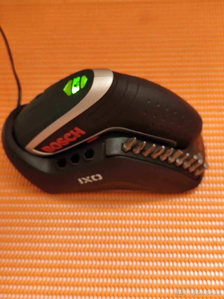 BOSCH akumulátorový šroubovák IXO PLU 4899