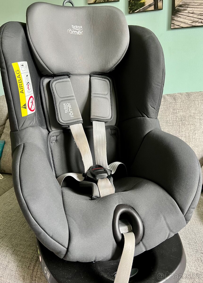 Autosedačka Britax Romer Dualfix 2R 2019