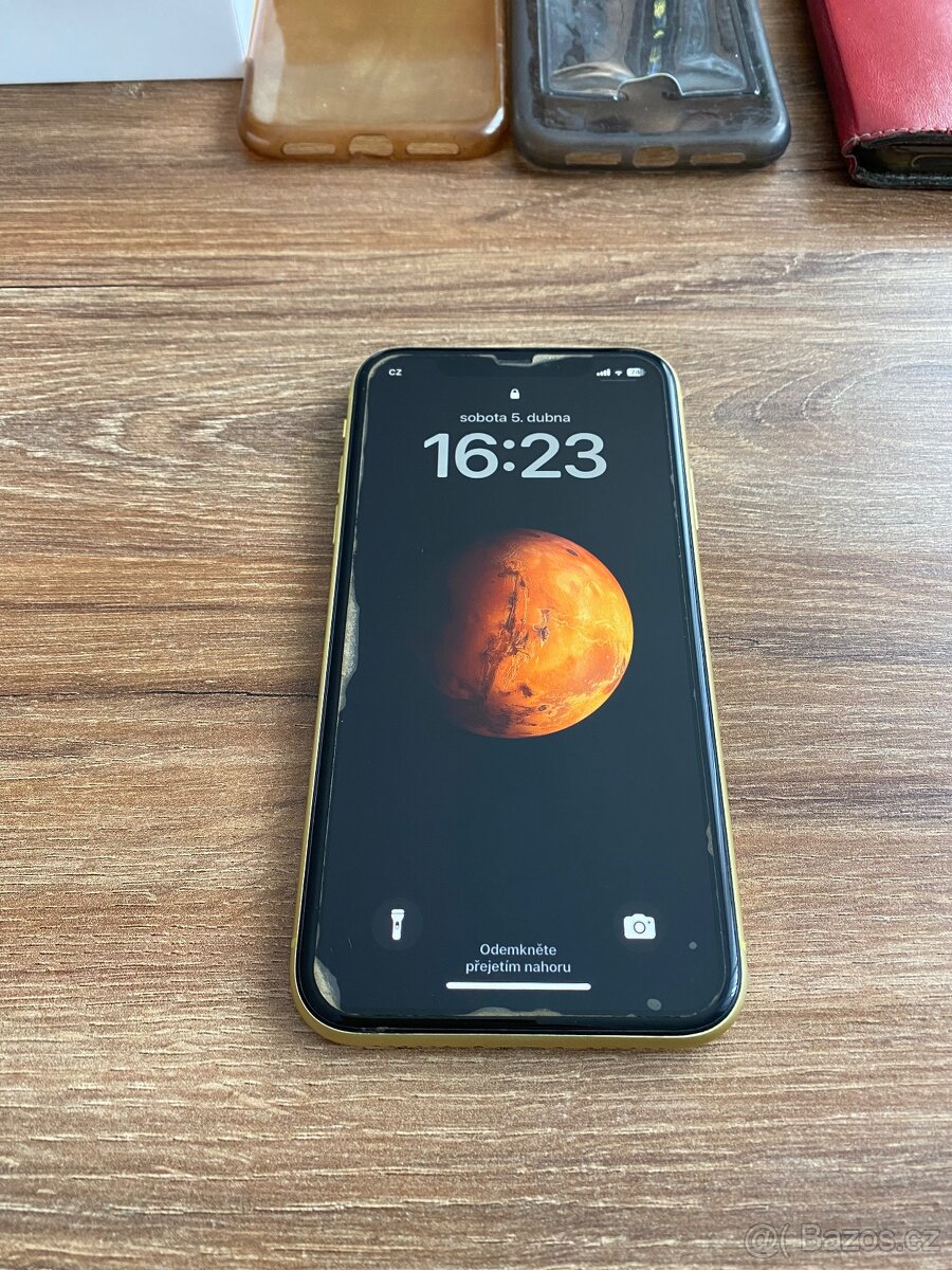 Prodám iPhone 11, 128GB žluté barvy